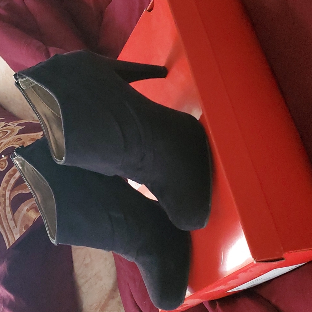 Elle heeled ankle boots